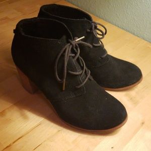 Tom's Lunata black suede booties
